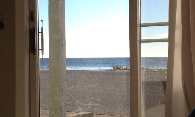 York Beach Condo | 1 Bedroom, 1 Full Bathroom, Open Concept Kitchen/living Room Overlooking Beach