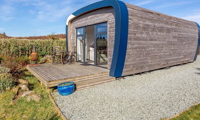 Portnalong Cottage | 1 bedroom accommodation in near Carbost, Isle of Skye