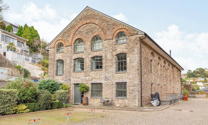 Dartmouth Apartment | 1 bedroom accommodation in Dartmouth