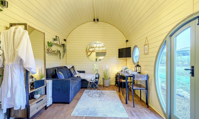 Straiton Cottage | 1 bedroom accommodation in Straiton, near Maybole