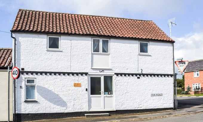 East Kirkby Cottage | 1 bedroom accommodation in East Kirkby, near Horncastle