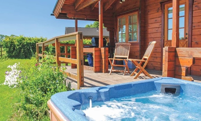 Ryther Ski Chalet | 1 bedroom accommodation in Stillingfleet, York
