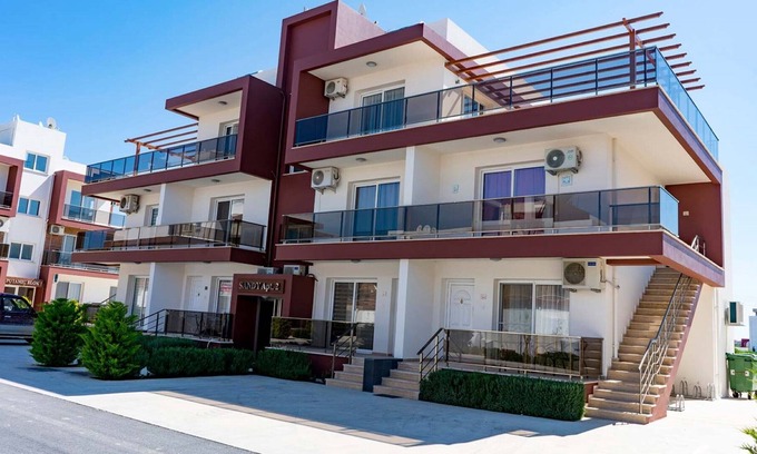 Trikomo Apartment | 1 Bedroom Apartment 300 metres from the sandy beach