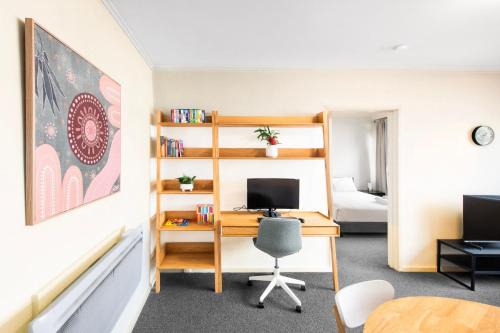 East Melbourne Apartment | 1-Bedroom Apartment with Complete Desk Setup