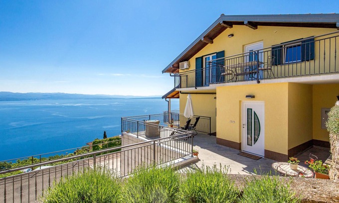 Tulisevica Apartment | 1 bedroom awesome apartment in Lovran
