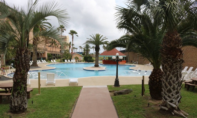 Galveston Condo | 1-bedroom Beachfront Condo with Amazing Gulf View. Enjoy 3 pools with 1 heated!