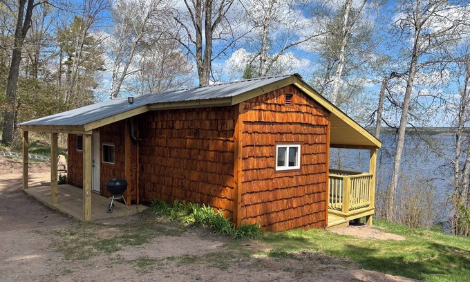 Au Train Cabin | 1 bedroom lake front cabin with outdoor hot tub