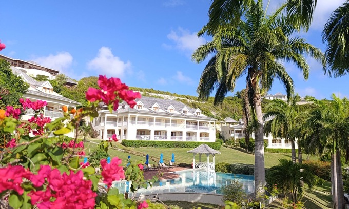 Freetown Apartment | 1-Bedroom Resort Suite - Bar, Pool & Beach Access