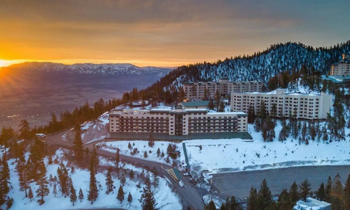 Tahoe Village Hotel | 1-bedroom The Ridge at Lake Tahoe/from July 19 - 26/