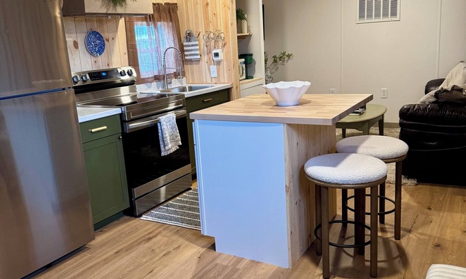 Pompeys Pillar House | 1 bedroom Tiny Home