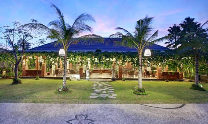 By Pass Ngurah Rai Villa | 1 BR Suite Villa with a private pool, FREE return airport transfers