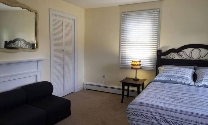 Framingham Apartment | 1 BR unit, private entrance and bathroom, free parking, walk to FSUnn