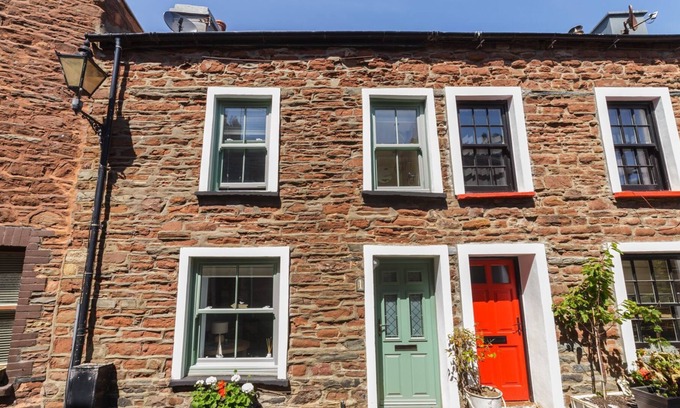 Peel Cottage | 1 Charles Street - a holiday cottage that sleeps 3 guests in 2 bedrooms