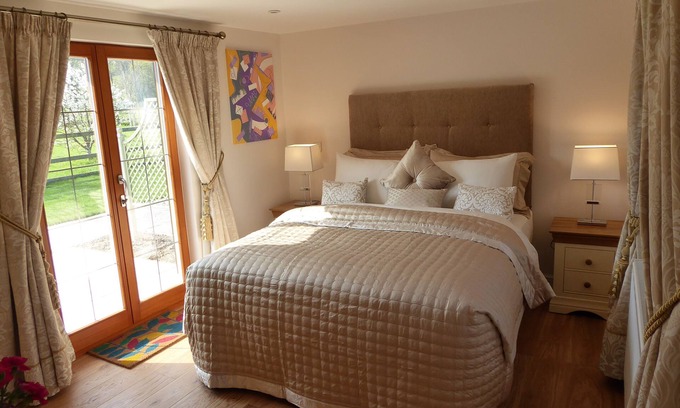Lower Assendon Bed & Breakfast | 1 double room in cosy private cottage, Henley on Thames