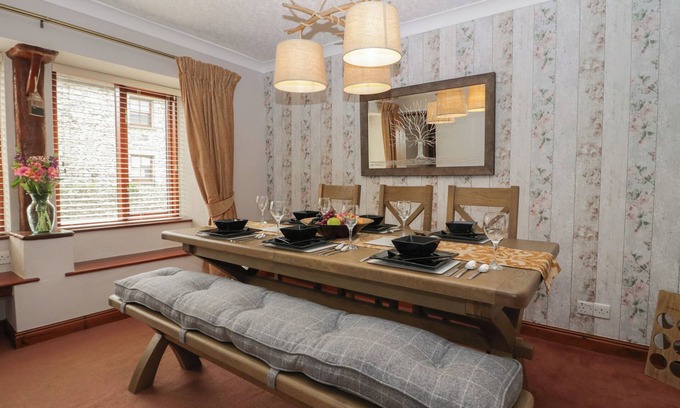 Meathop Cottage | 1 GILPIN HOUSE, pet friendly, with a garden in Levens
