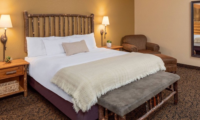 Rothschild Hotel | 1 King Fireplace Suite With Access to Pool, Hot Tub, and Gym
