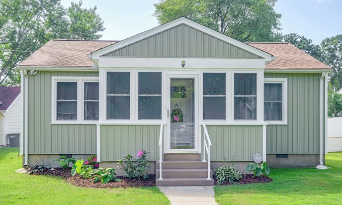 Issue House | < 1 Mi to Colonial Beach: Coastal Gem w/2 Porches