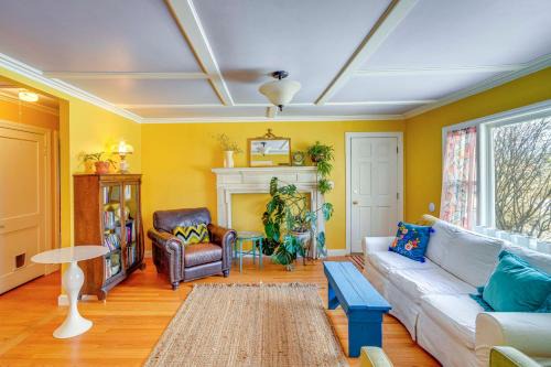 Williamstown House | 1 Mi to Dtwn Beautiful Home in Williamstown!