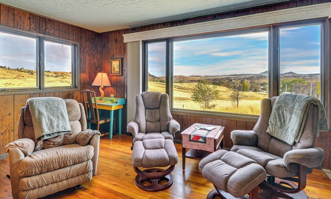 Thermopolis House | 1 Mi to Hot Springs State Park: Rustic Wyoming Gem