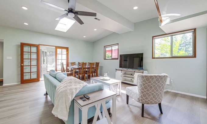 Kenmore Apartment | < 1 Mi to Lake Washington: Peaceful Apt in Kenmore