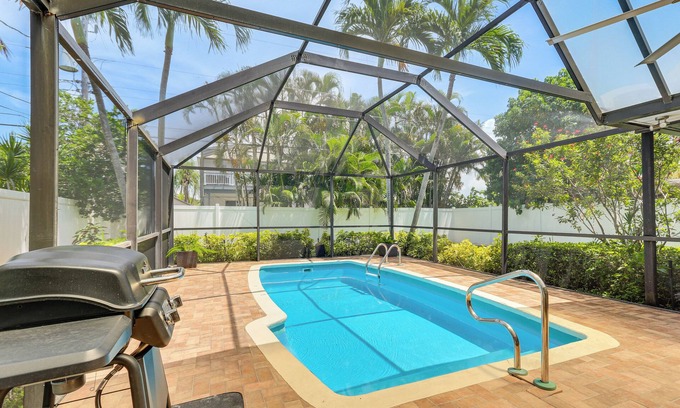 Naples Park House | 1 Mi to Naples Beach! Home on 500 Block w/Yard