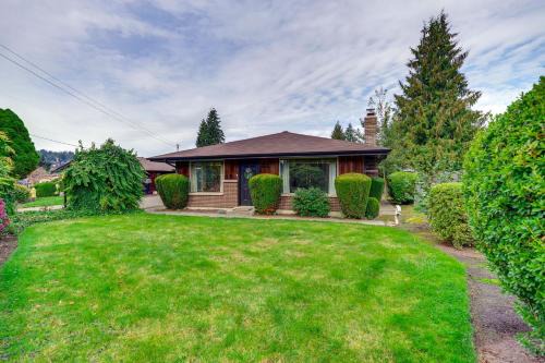 Carnation House | 1 Mi to Snoqualmie River Pet-Friendly Home!