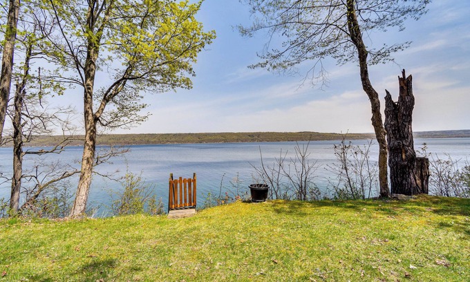 Trumansburg Cottage | < 1 Mi to State Park: Trumansburg Cottage w/Deck!