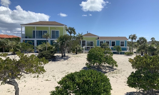 Hawks Nest Cottage | 1 MILE FROM SOME OF THE BEST FISHING IN THE BAHAMAS! BEACHFRONT -SLEEPS 8