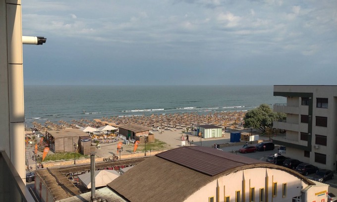 Mamaia-Sat Apartment | 1 minut by step to the beach ! Sea & beach view. Free parking. Pet friendly.