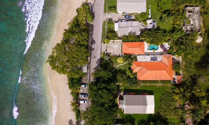 Clinketts Villa | 1 minute to the Beach! Family sized luxury Villa with Pool, West Coast Barbados