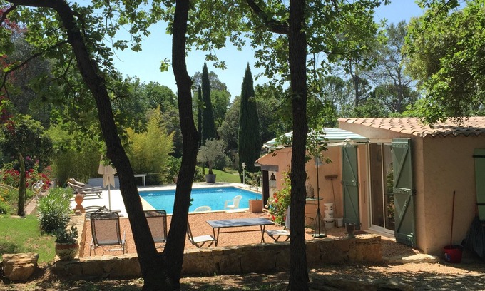 Lorgues Apartment | 1 Studio comfort - pool, pool house, exclusive to the woodland studio