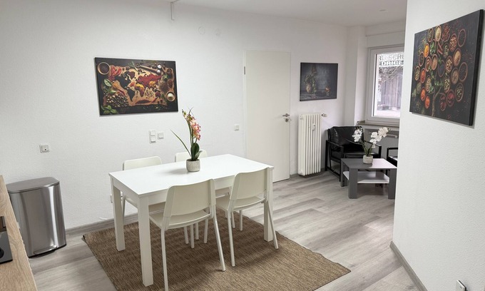 Herne Apartment | #1 Top room: central & comfortable, shared bathroom