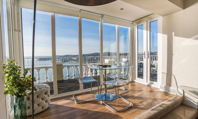 Torquay City Centre Cottage | 10 Astor House - premier one bed apartment with stunning uninterrupted sea views and large balcony