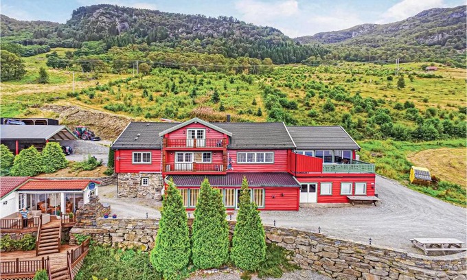 Vindafjord House | 10 Bedroom Amazing Home In Ølen