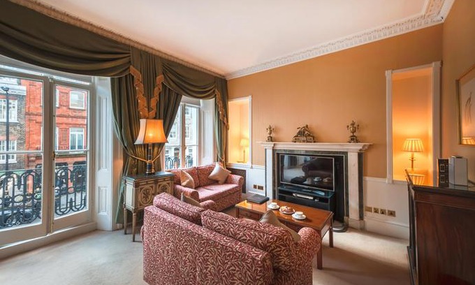 Mayfair Apartment | 10 Curzon Street by Mansley