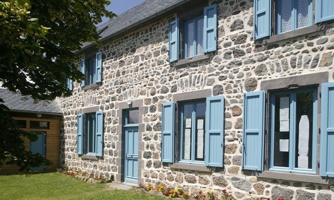 Roche-Charles-la-Mayrand House | 100 m² Gîte ∙ 3 bedrooms ∙ 6 guests
