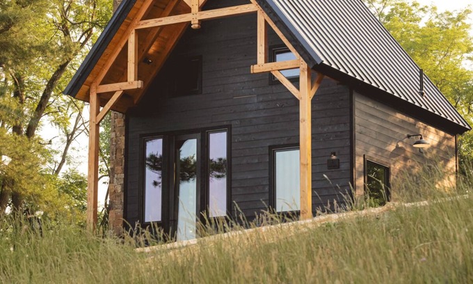 Laura House | #10 Hummingbird Hideaway