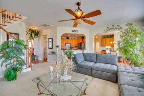 Jamestown House | 10 Mi to Dtwn Greensboro Family Gem with Yard