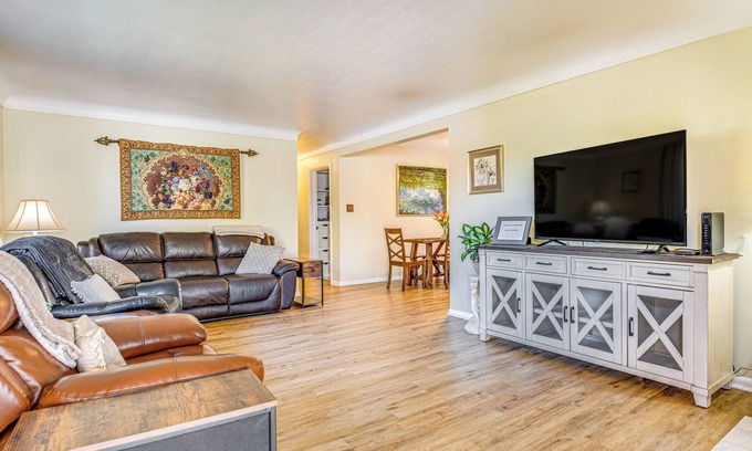 Indianapolis House | ~ 10 Mi to Dtwn: Indianapolis Home w/Game Room!