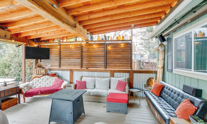 Weaverville House | < 10 Mi to Trinity River: Family Home w/Hot Tub!
