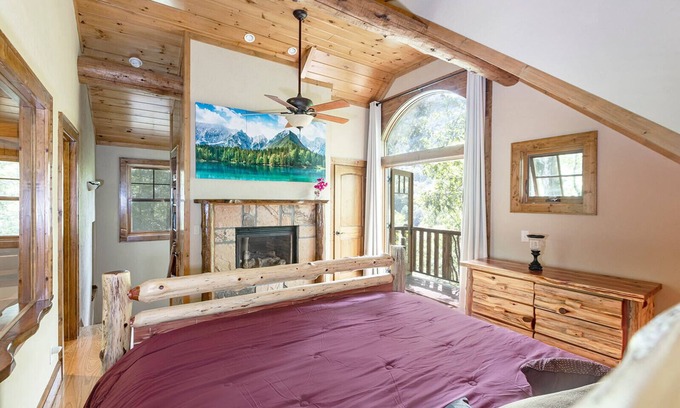 Cullowhee Cabin | 10 min from downtown Cashiers - Marina down the road - Quiet retreat