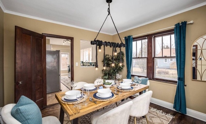 Ann Arbor Apartment | 10 Mins To The Big House/Sleeps Up To 10 Guests