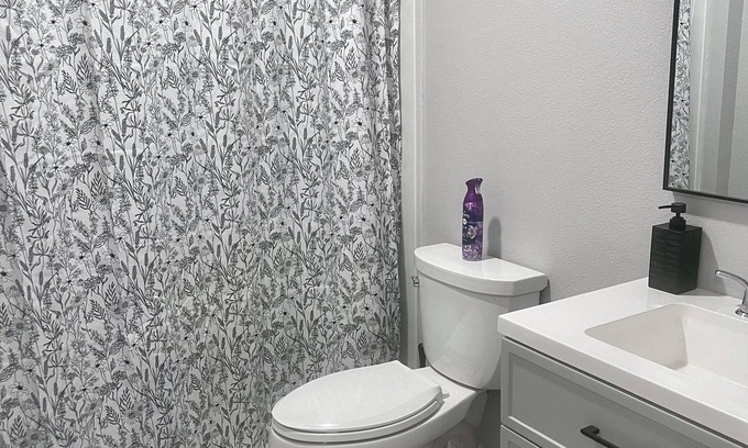 Las Vegas Condo | 10 minutes away from the Las Vegas Strip & Raiders Stadium