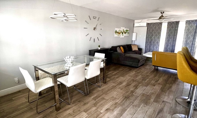 Downtown Condo | 10 minutes to the beach, newly remodeled luxe modern condo unit