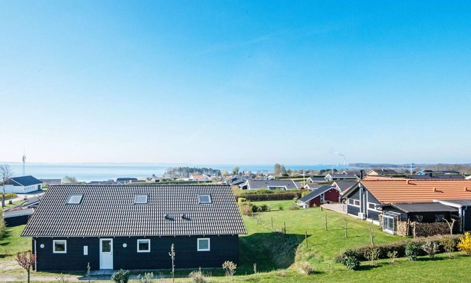 Ronde House | 10 person holiday home in Rønde-By Traum