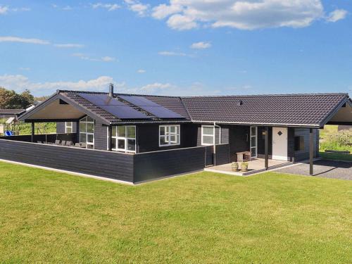 Nr. Lyngby House | 10 person holiday home in Løkken