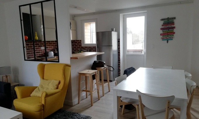 Luc-sur-Mer Apartment | 100 m from the beach in a pretty family seaside resort