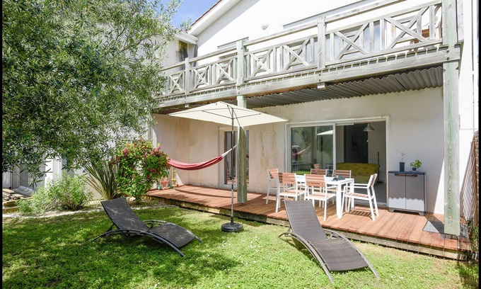 Aytre Apartment | 100 m from the beach, near La Rochelle, beautiful T3 on private garden level