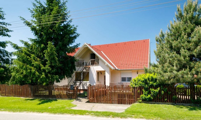 Balatonoszod Apartment | 100 m² Apartment ∙ 2 bedrooms ∙ 5 guests