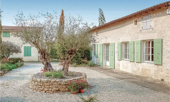 Rioux House | 100 m² House ∙ 3 bedrooms ∙ 6 guests